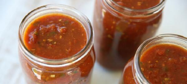 Помидоры с базиликом