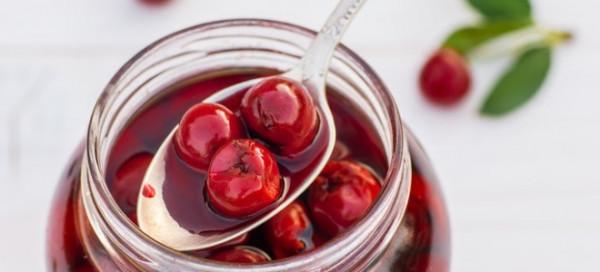 Вишня в собственном соку в мультиварке