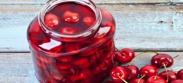 Вишня в собственном соку в духовке