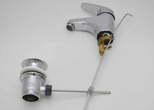 Донный клапан в смесителе, его плюсы и минусы