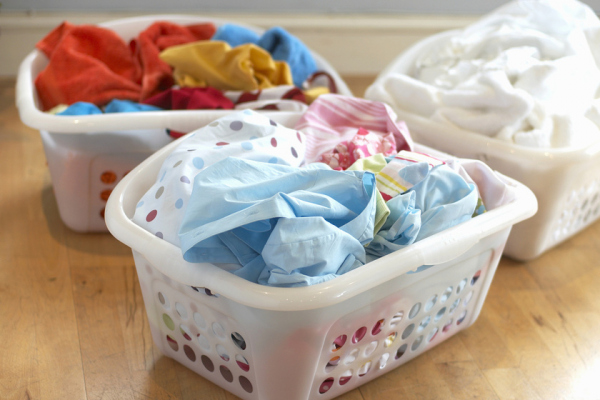 Как по всем правилам сортировать белье перед стиркой в машине