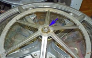 Как происходит замена подшипника в стиральной машине Aристон? Ремонт стиралки своими руками