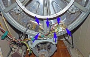 Как происходит замена подшипника в стиральной машине Aристон? Ремонт стиралки своими руками